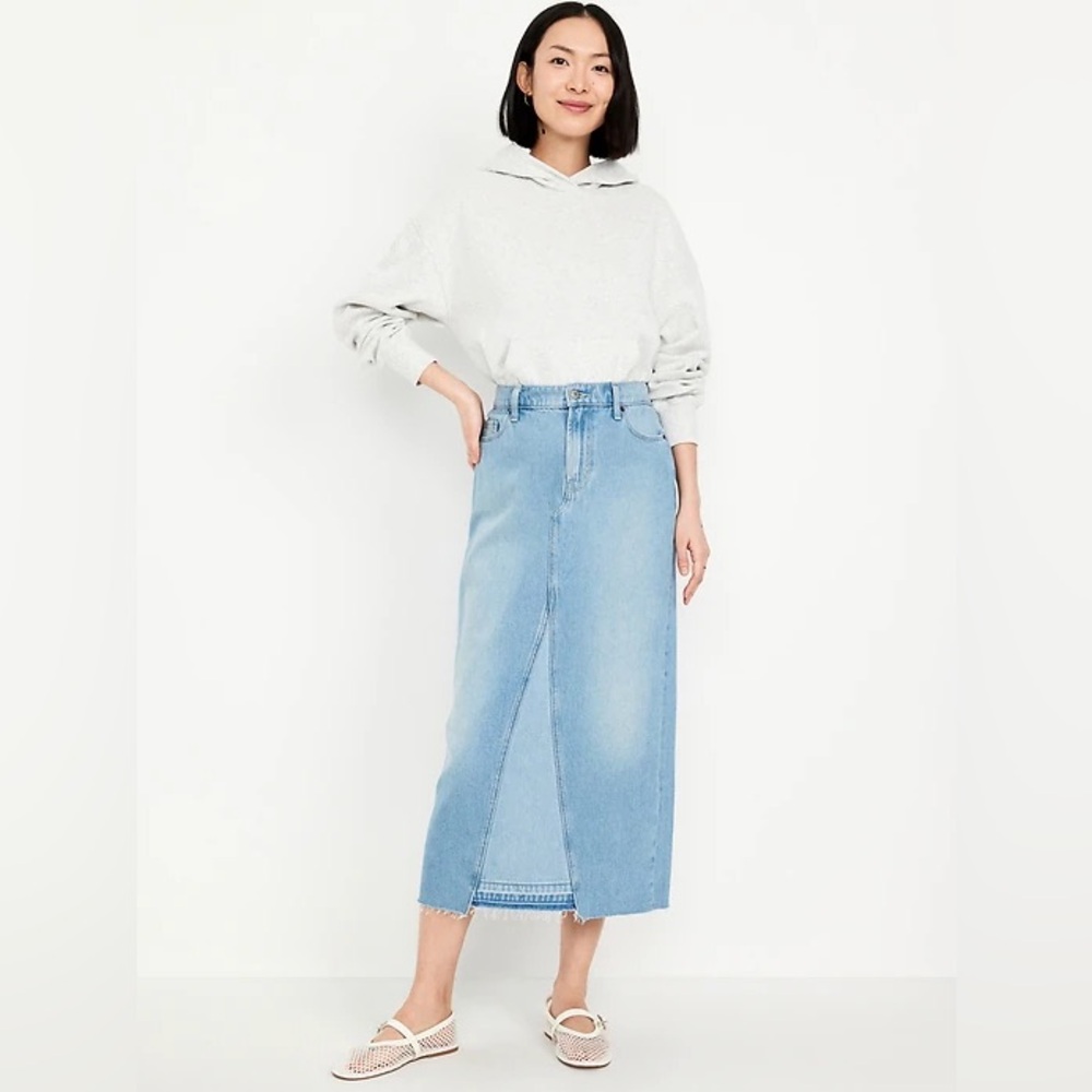 Old Navy denim skirt - NWT - 12
